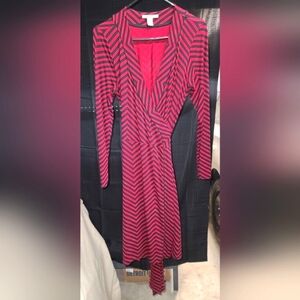 EUC Banana Republic Red and Black Chevron Long Sleeve Dress